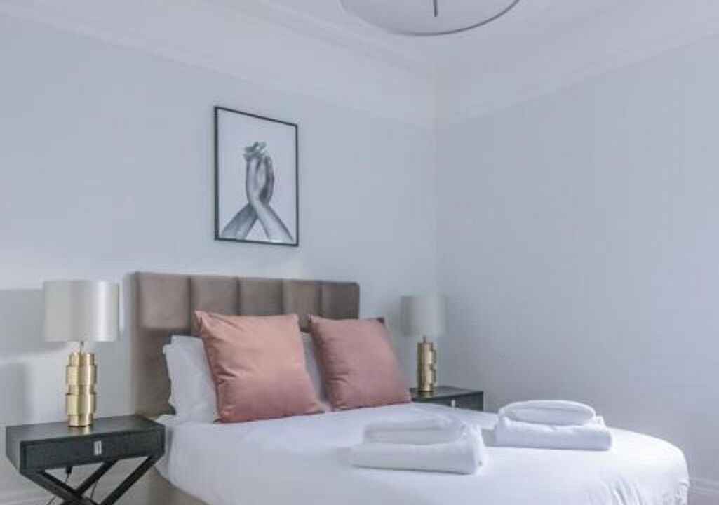 Photo of Bedroom in Queen's Gate