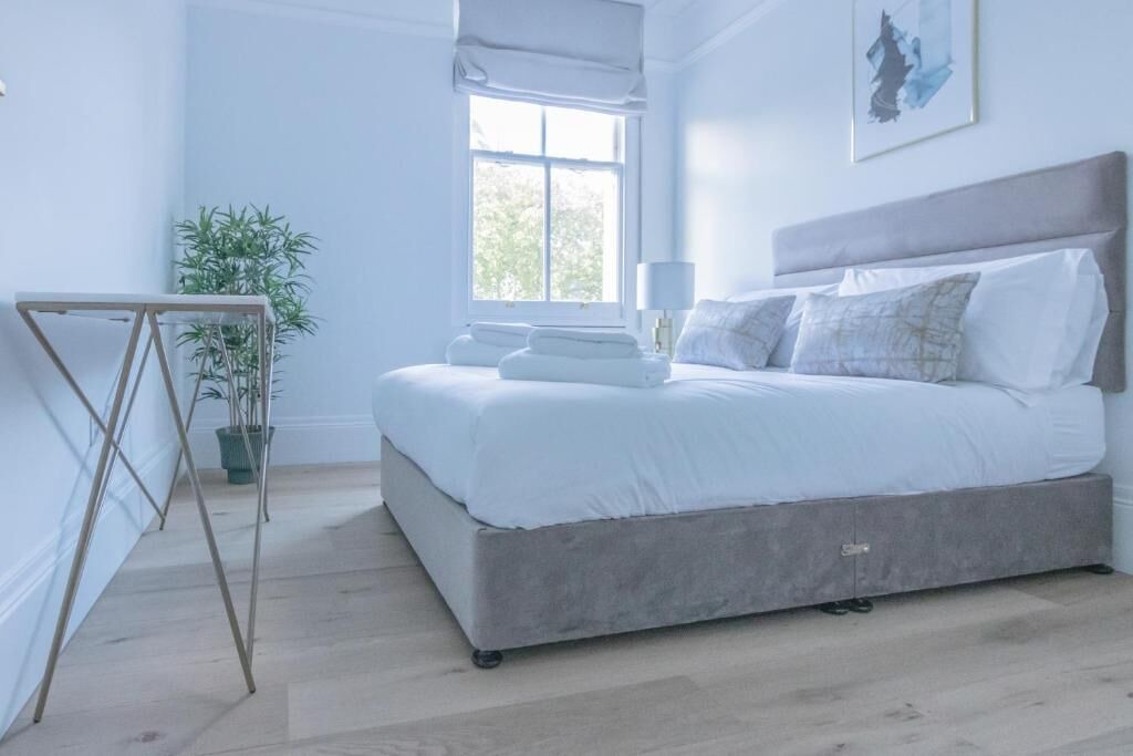 Photo of Bedroom in Queen's Gate