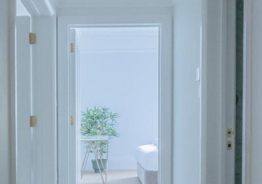 Photo of Others in Queen's Gate