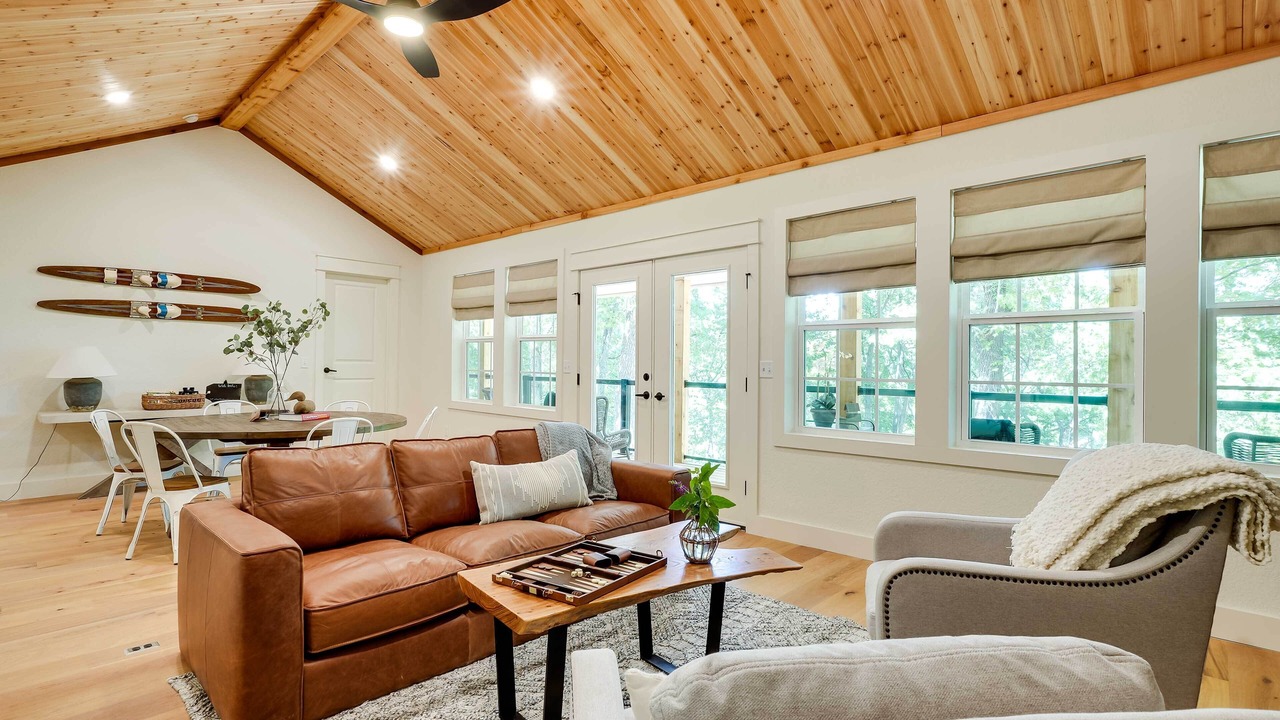 Photo of Livingroom in Beaver Shores
