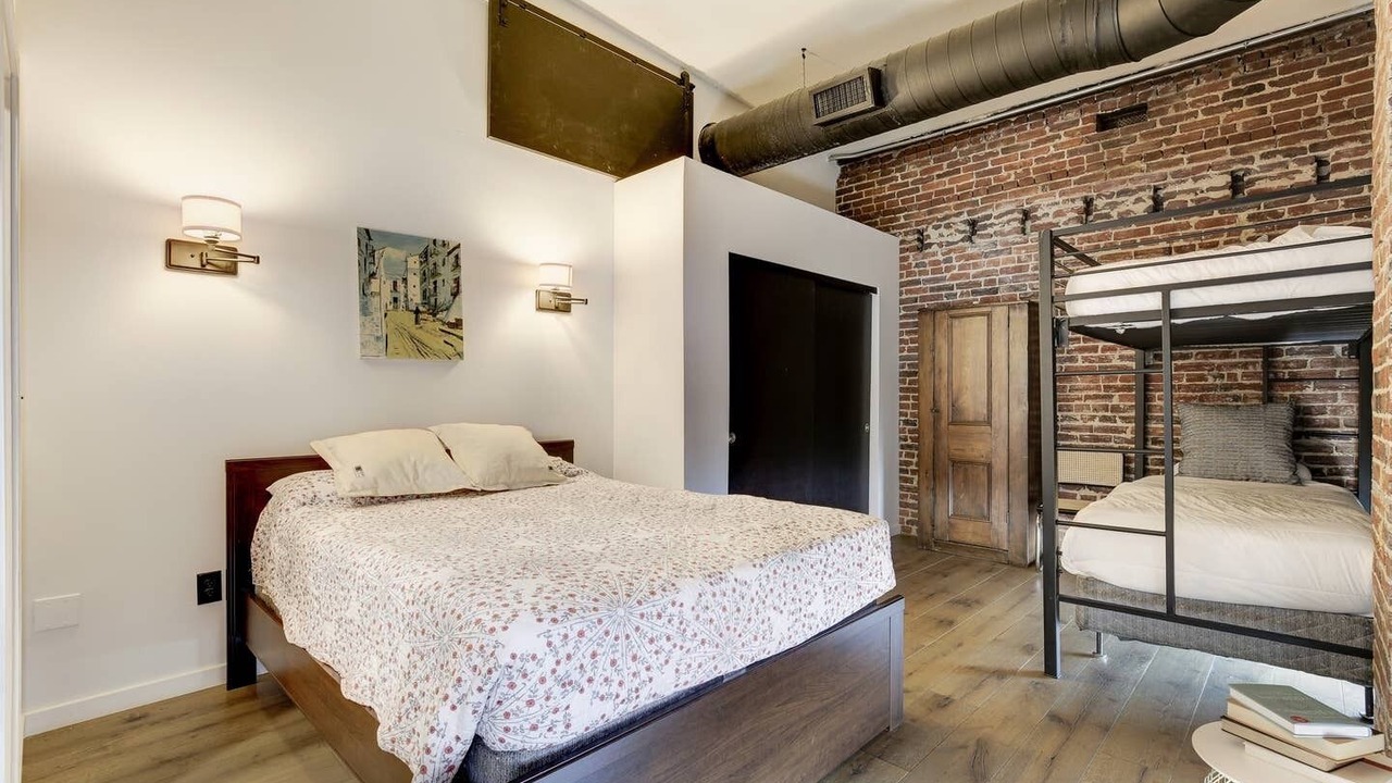 Photo of Bedroom in Shaw