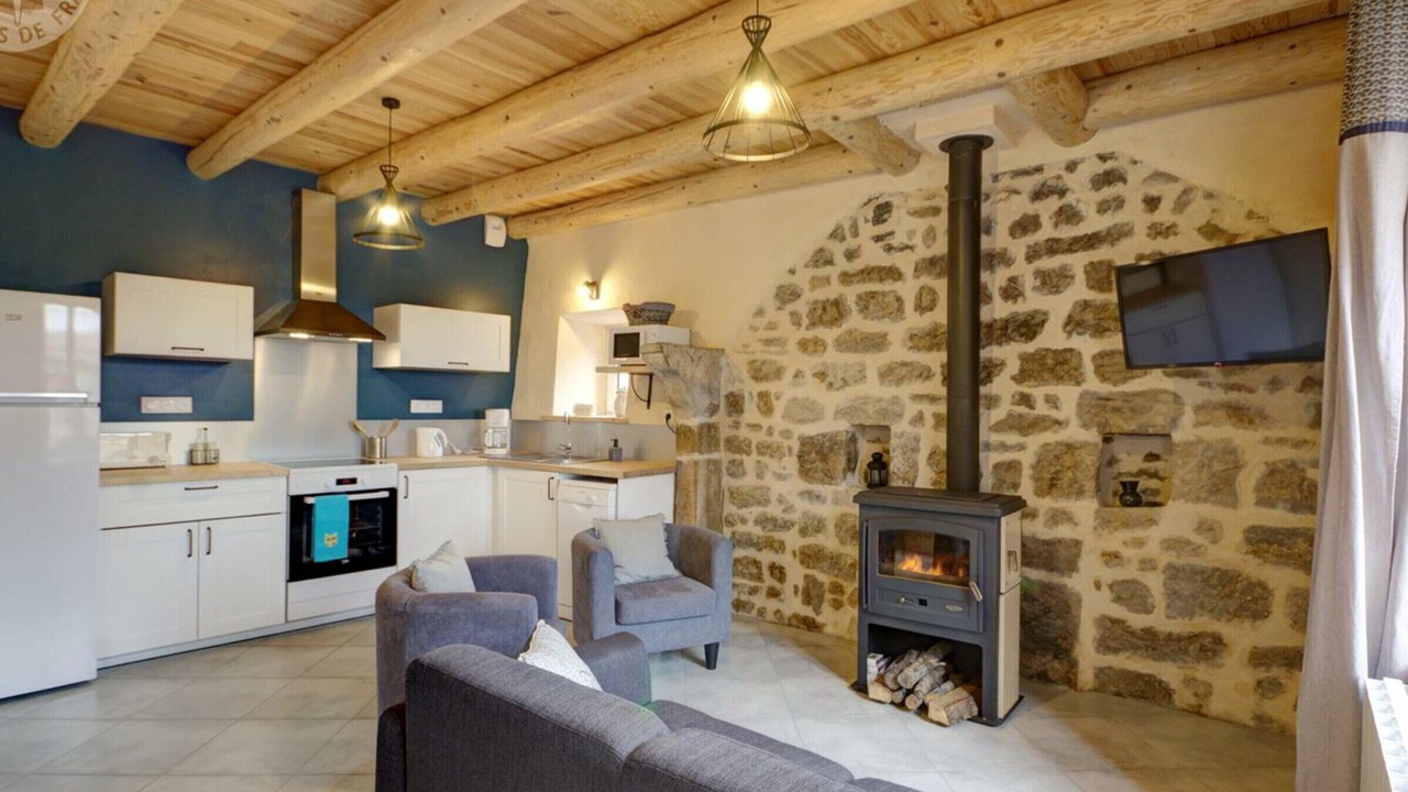 Photo of Livingroom in Saint-Hilaire-Cusson-la-Valmitte