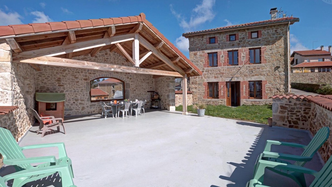Photo of Outdoor in Saint-Hilaire-Cusson-la-Valmitte