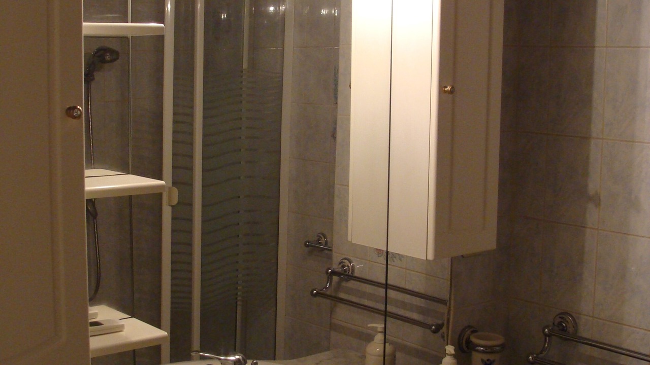 Photo of Bathroom in Minimes - Barriere de Paris