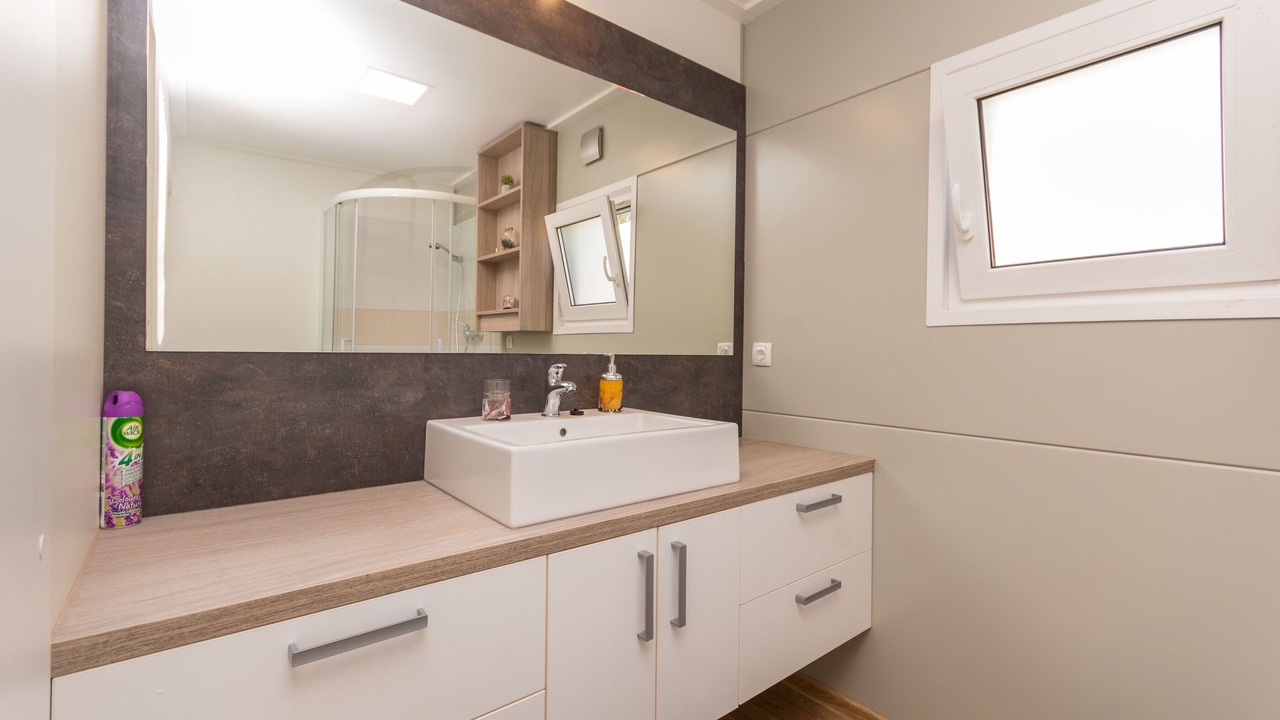 Photo of Bathroom in Tkon