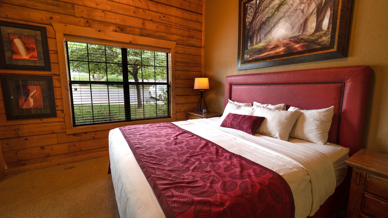 Photo of Bedroom in Branson Theater District