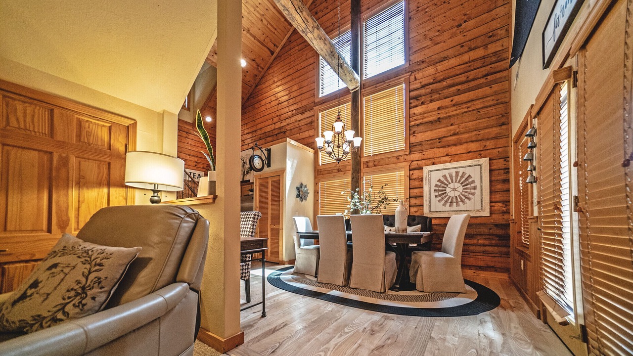 Photo of Livingroom in Branson Theater District