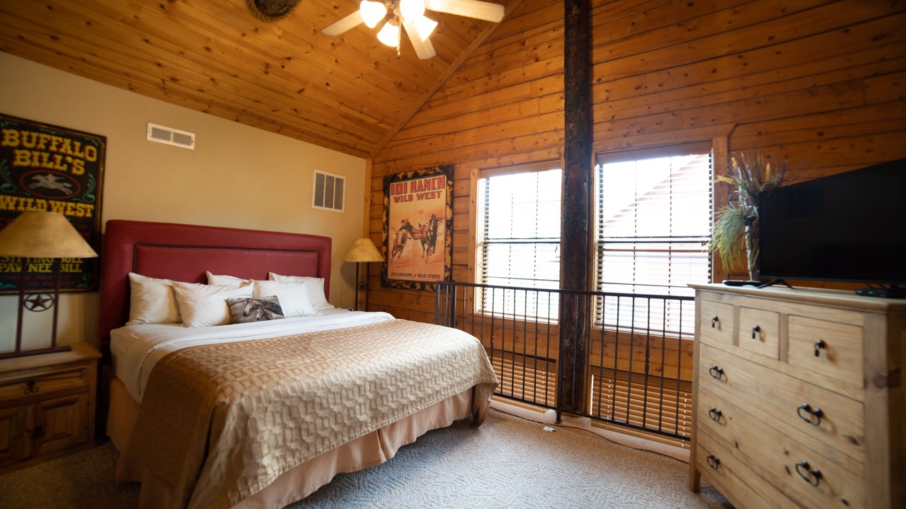 Photo of Bedroom in Branson Theater District
