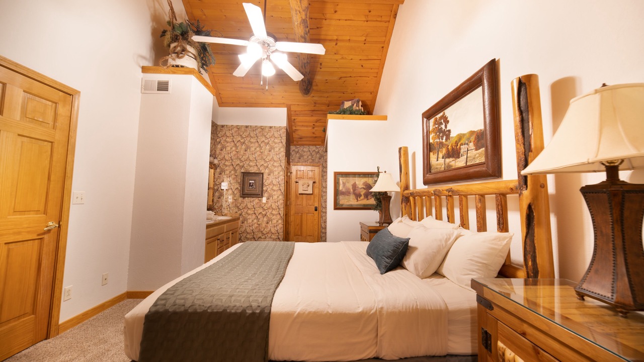 Photo of Bedroom in Branson Theater District