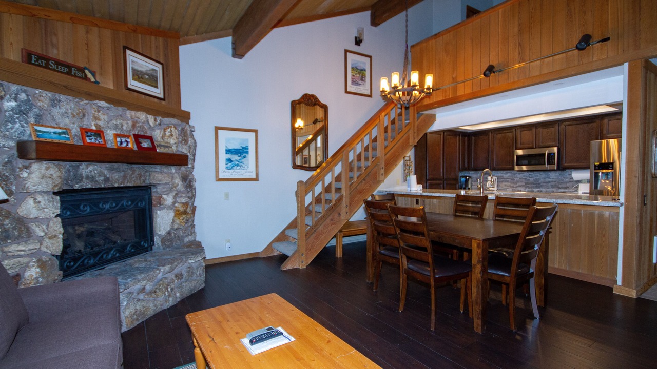 Photo of Livingroom in Mammoth Lakes