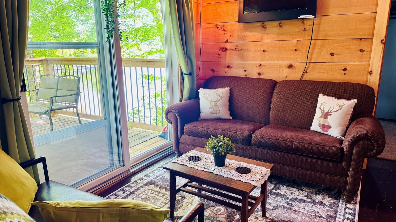 Photo of Livingroom in Leeds and the Thousand Islands