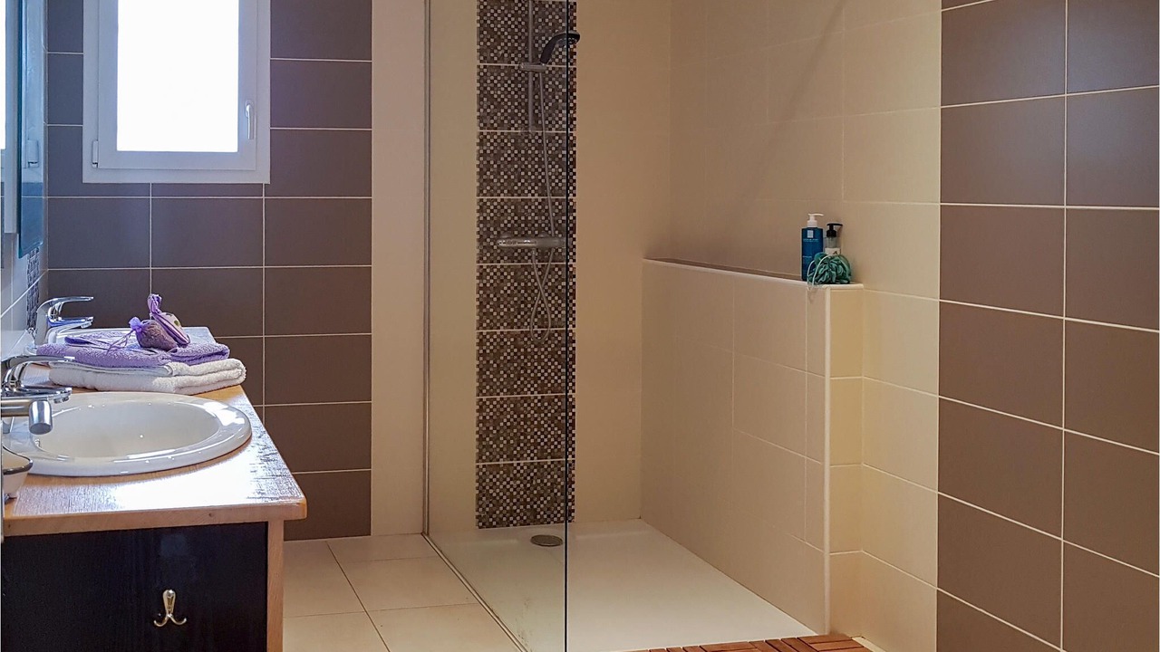 Photo of Bathroom in Quarante