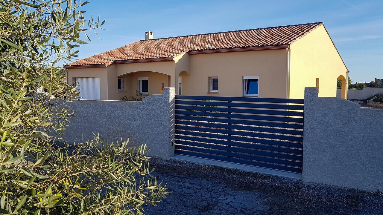 Photo of Others in Quarante