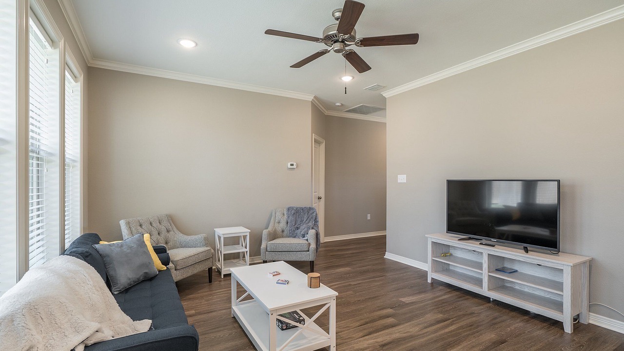 Photo of Livingroom in Tyler