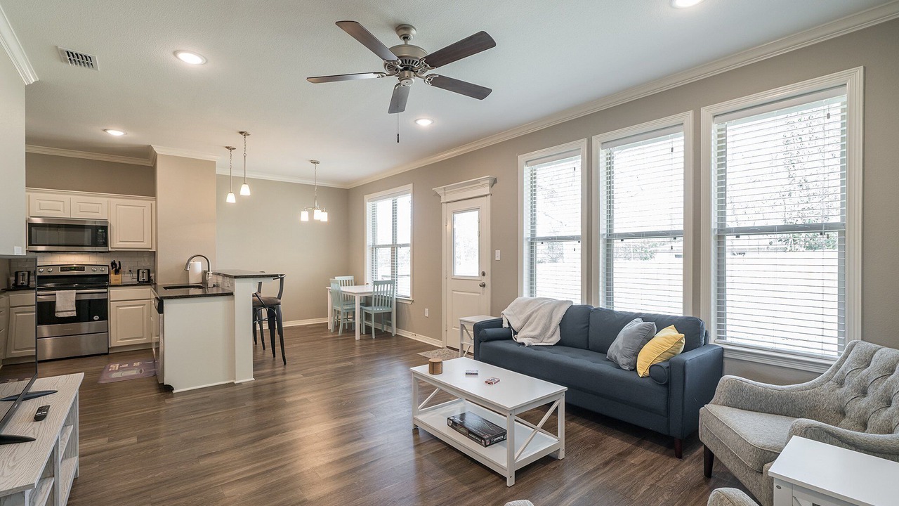 Photo of Livingroom in Tyler