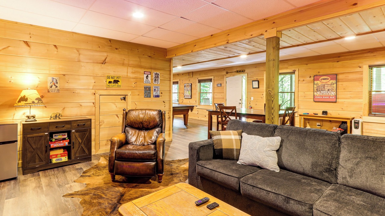 Photo of Bedroom in Walnut Mountain