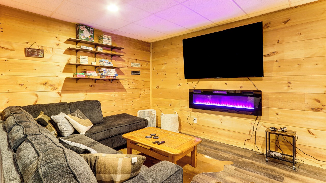 Photo of Bedroom in Walnut Mountain