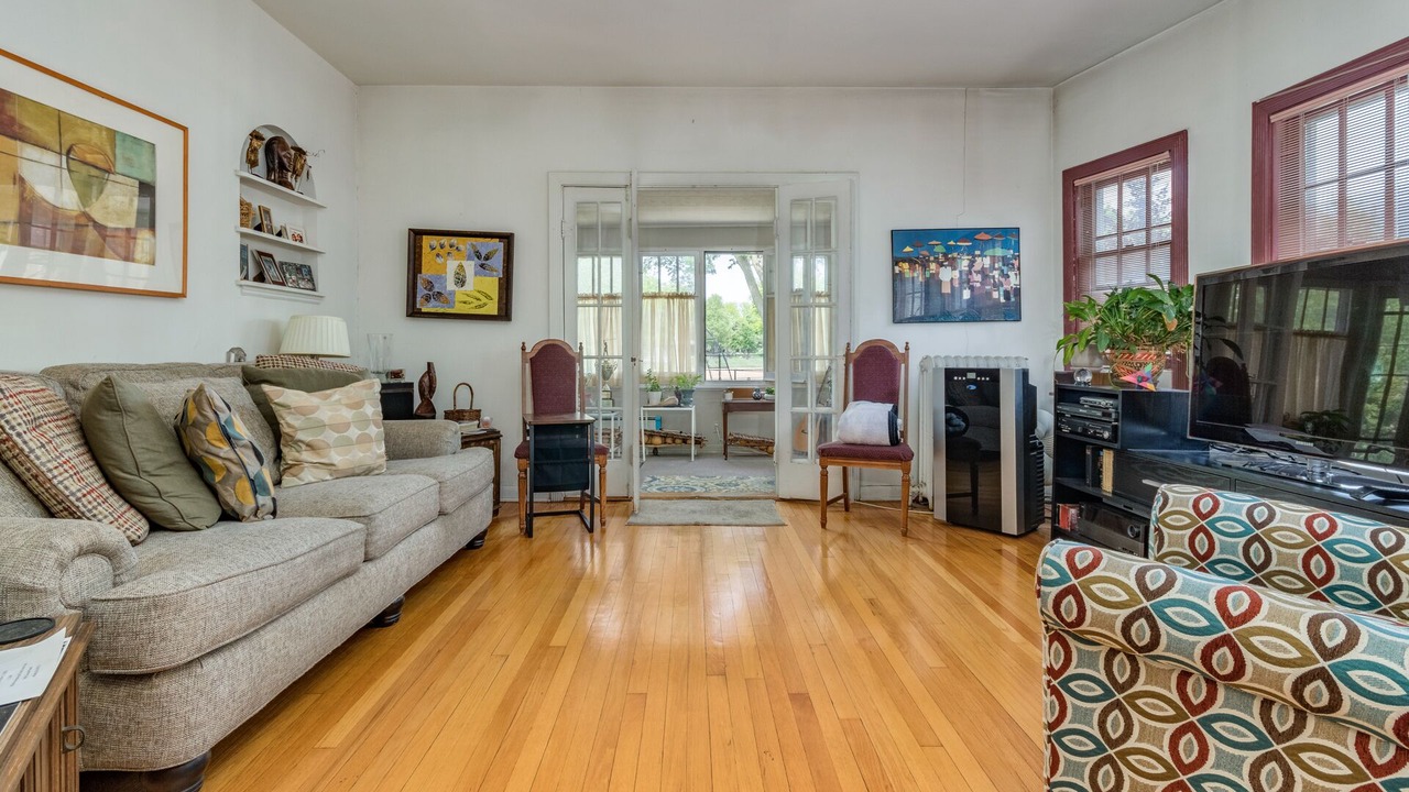 Photo of Livingroom in Oak Park
