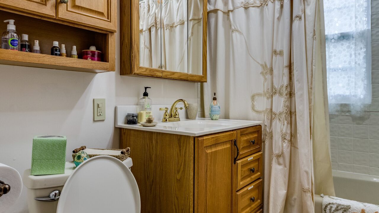 Photo of Bathroom in Oak Park