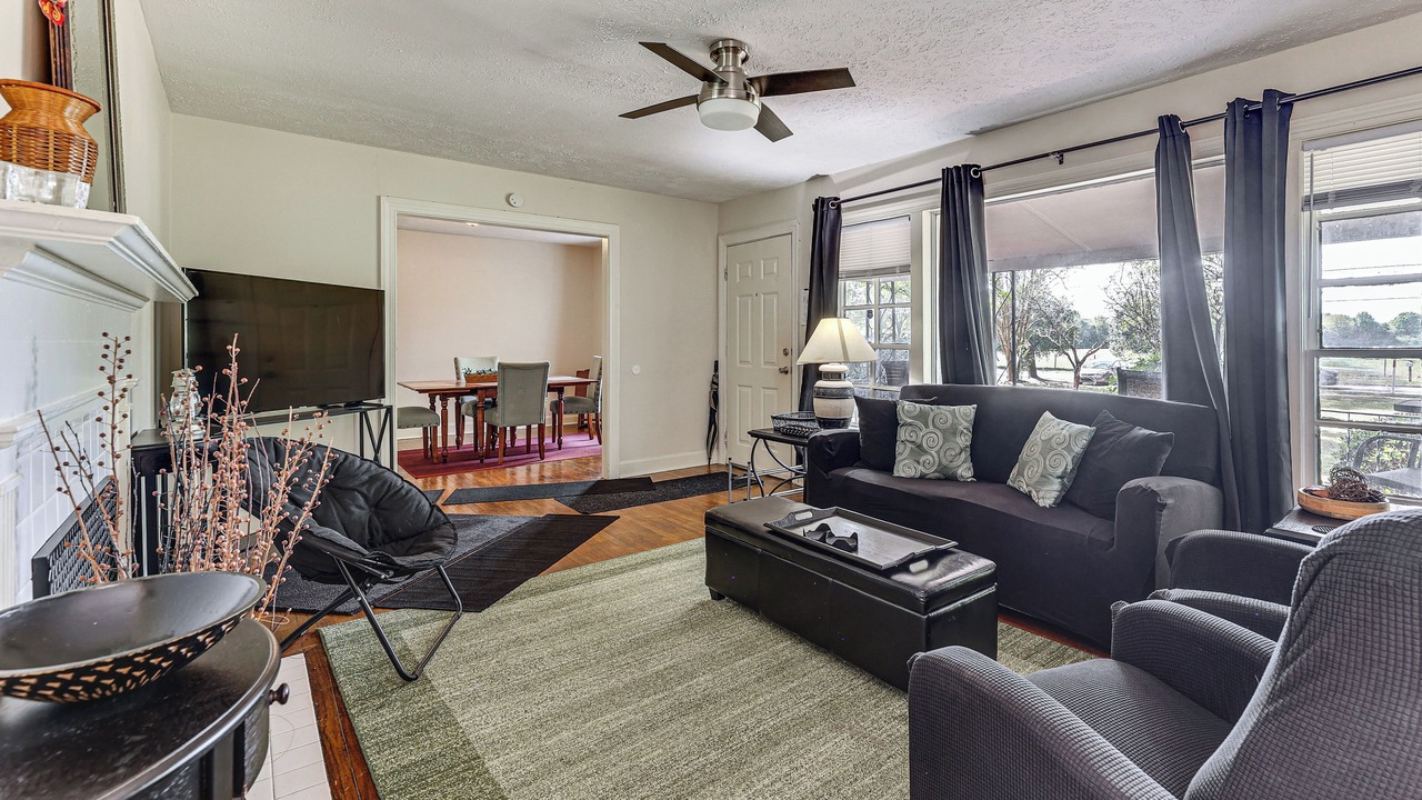 Photo of Livingroom in Tuskegee