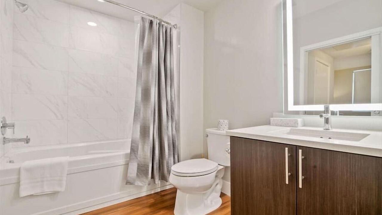 Photo of Bathroom in Shoreline West