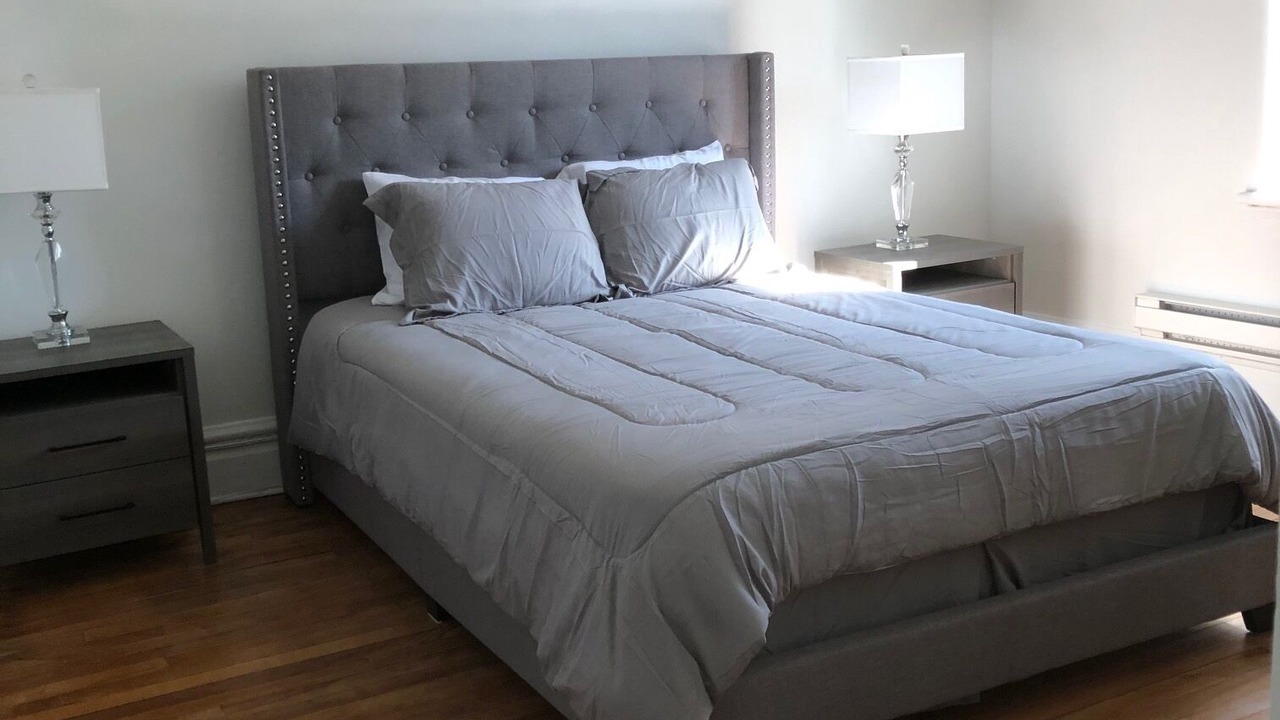 Photo of Bedroom in Cote-Des-Neiges—Notre-Dame-De-Grace