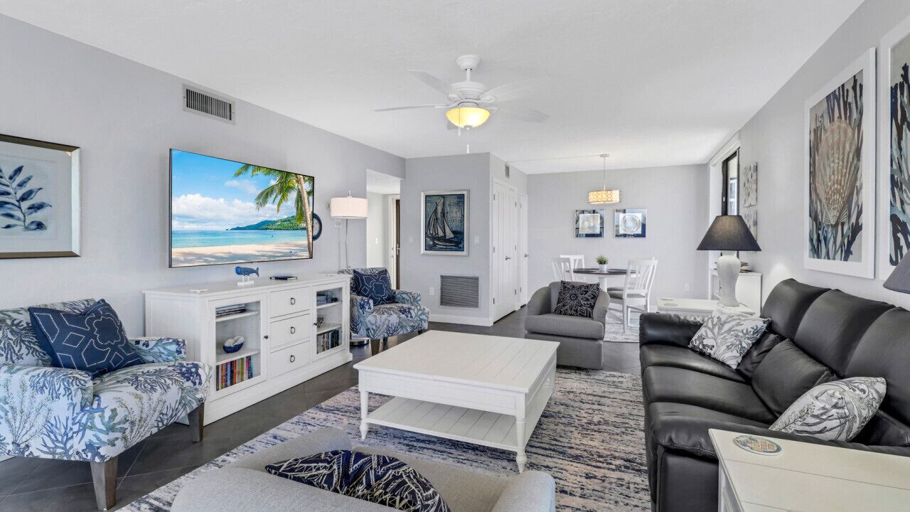 Photo of Bedroom in Vanderbilt Beach