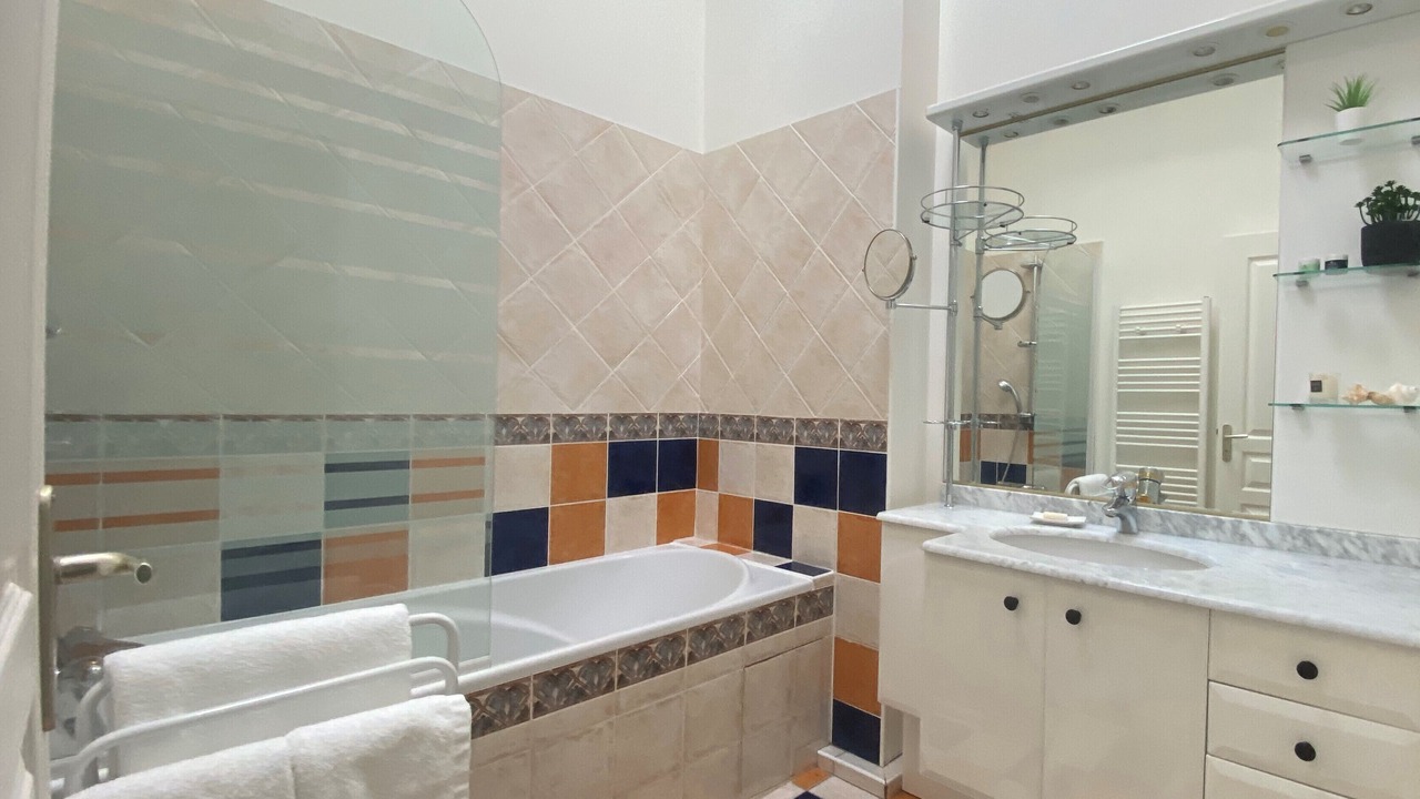 Photo of Bathroom in Chaparon