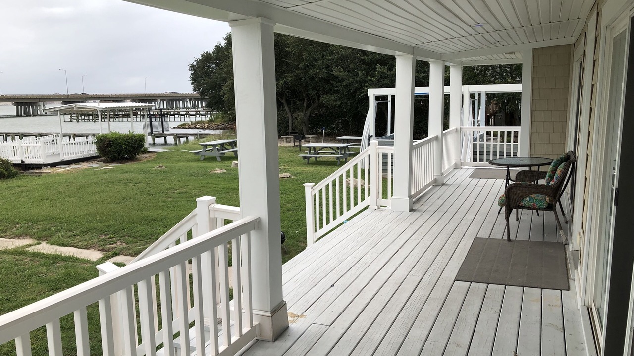 Photo of Patio Balcony in Willoughby Spit