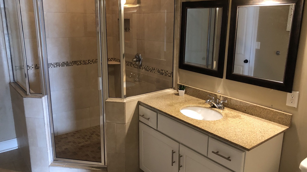 Photo of Bathroom in Willoughby Spit