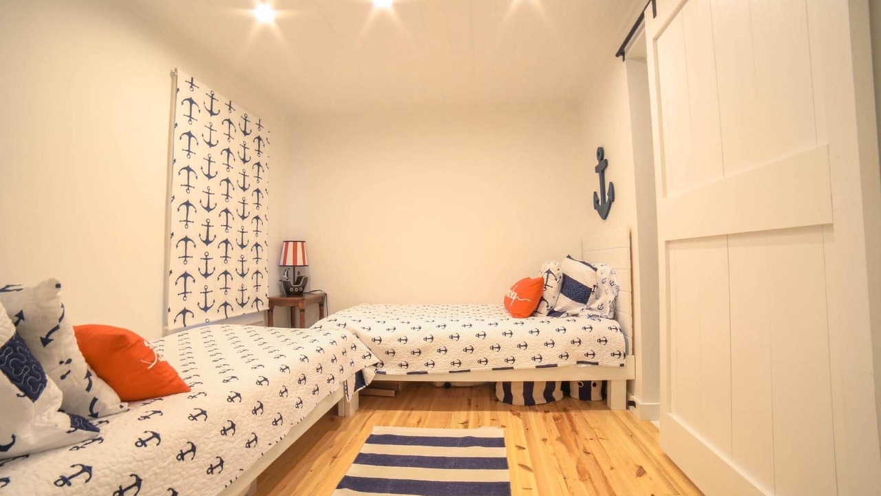 Photo of Bedroom in Crystal Beach