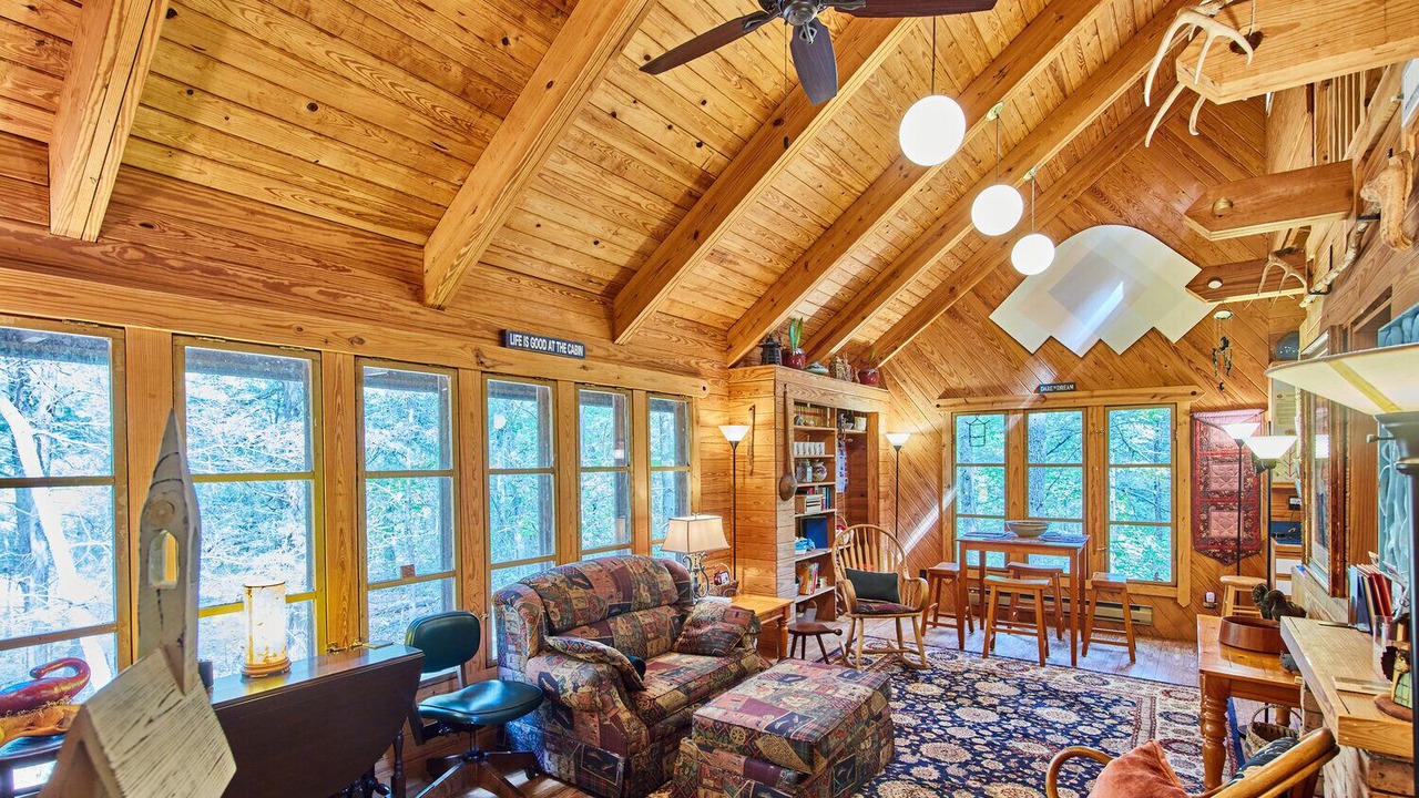 Photo of Bedroom in Van Zandt County