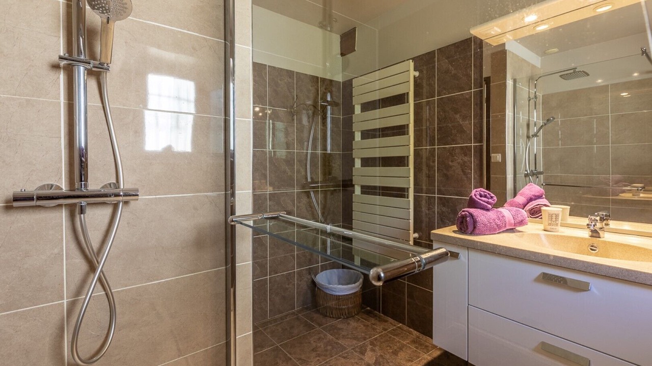 Photo of Bathroom in Rampoux