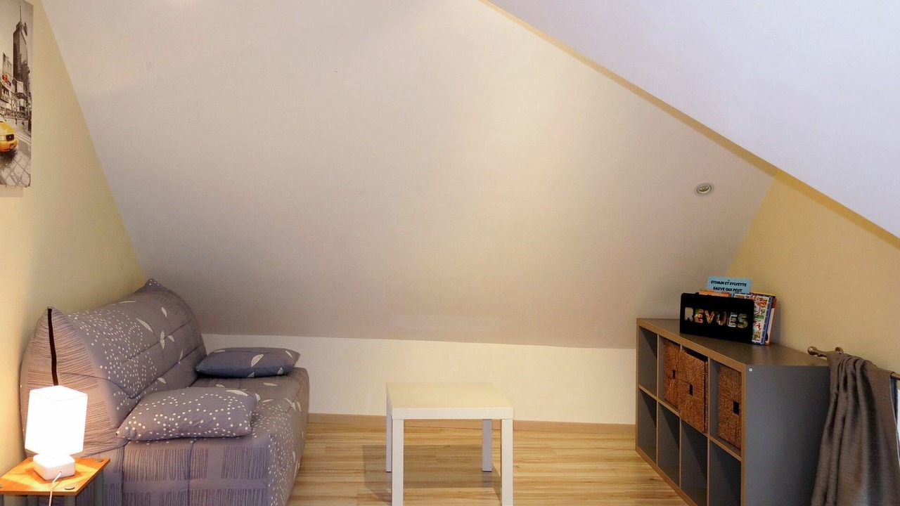 Photo of Bedroom in Besne