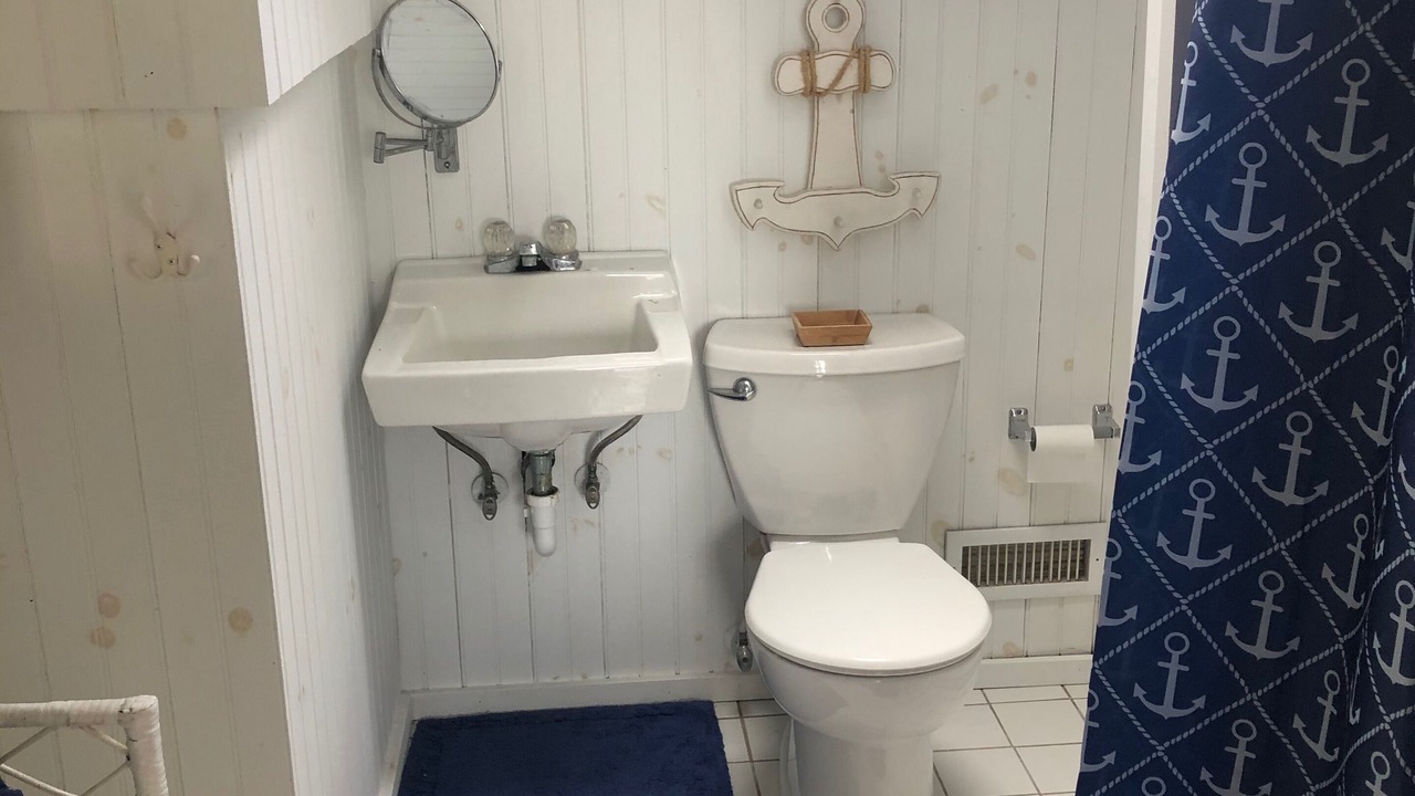 Photo of Bathroom in Cutchogue