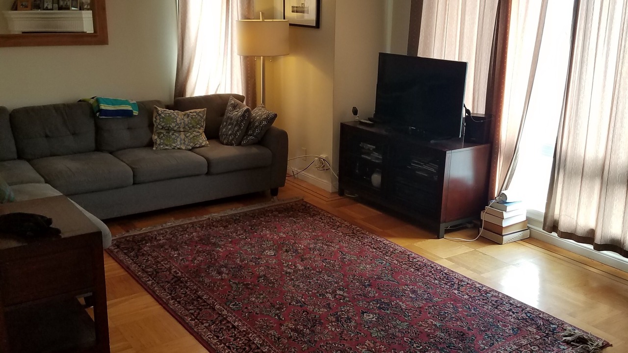 Photo of Livingroom in University Mound