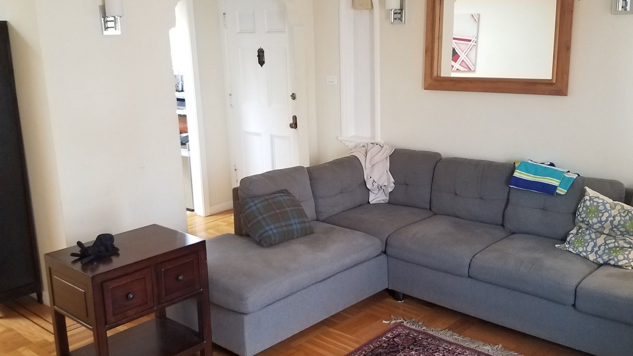 Photo of Livingroom in University Mound