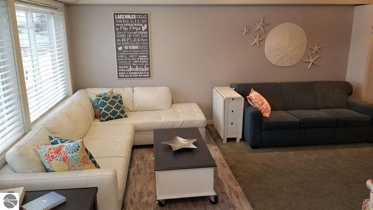 Photo of Livingroom in Clam River