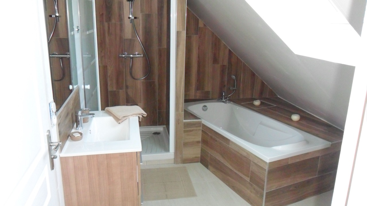 Photo of Bathroom in La Chapelle-Saint-Aubert