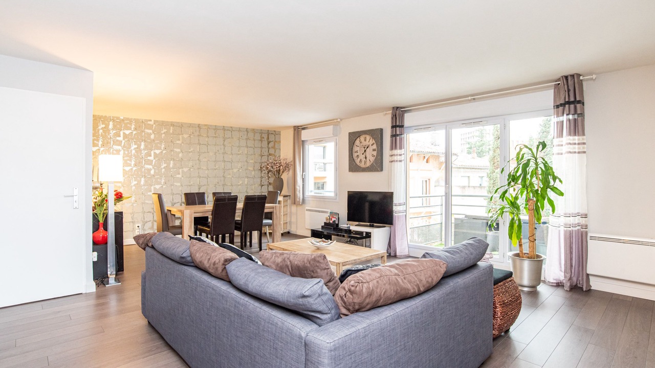 Photo of Livingroom in Arnaud Bernard