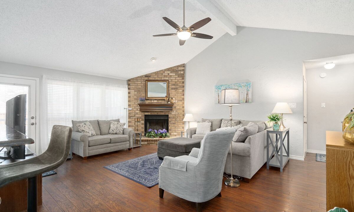 Photo of Livingroom in Cross Creek East