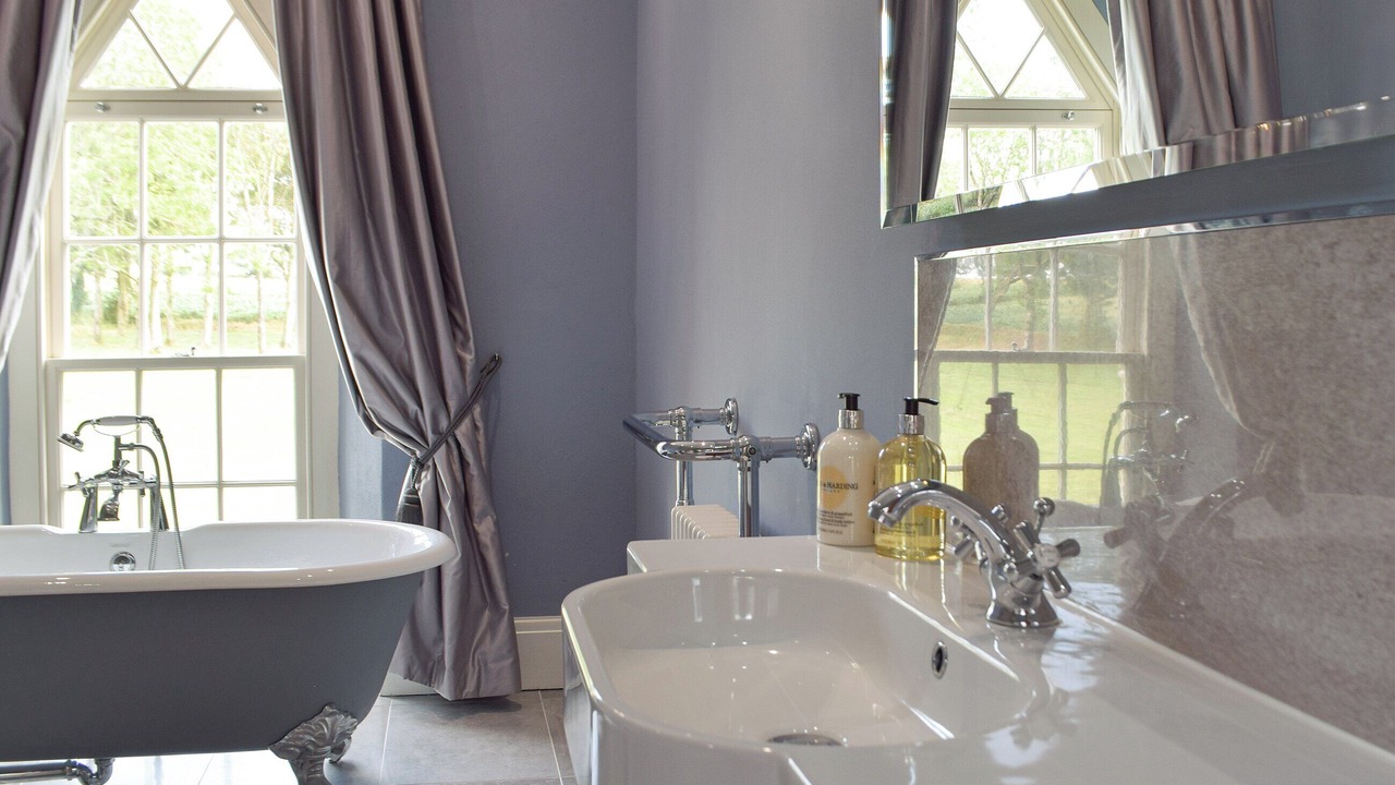 Photo of Bathroom in Llanybri