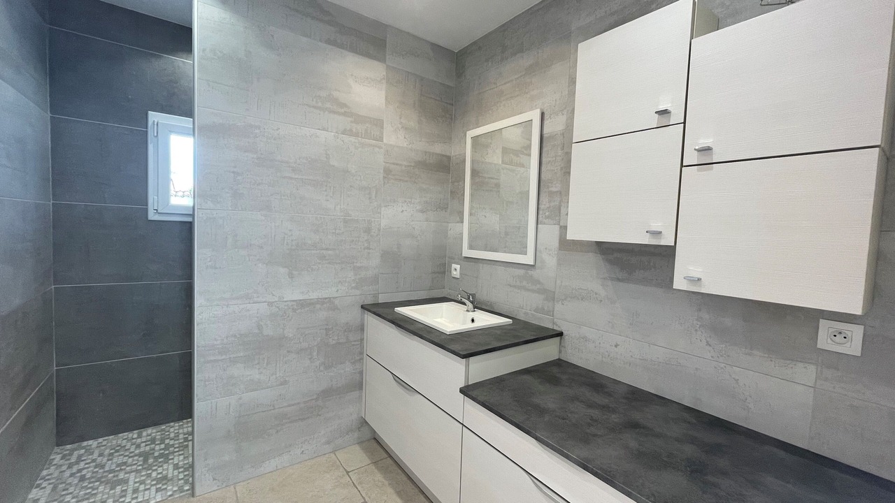 Photo of Bathroom in La Flotte