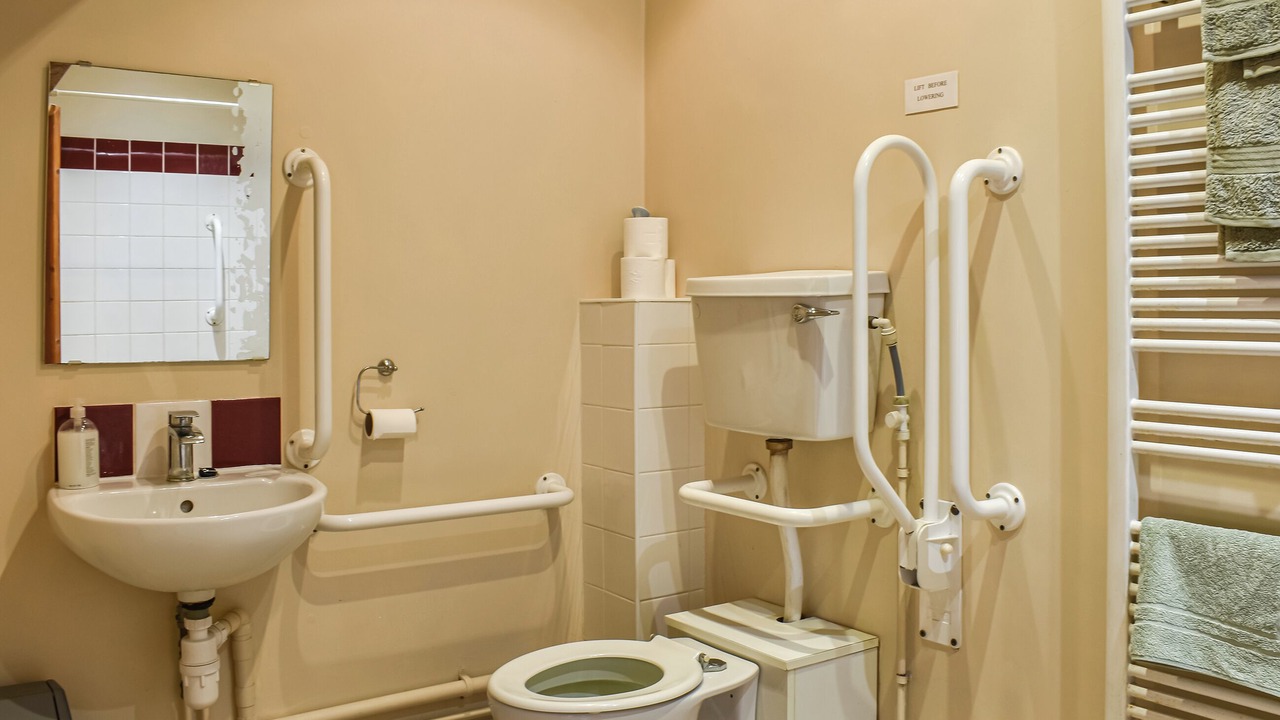 Photo of Bathroom in Compton