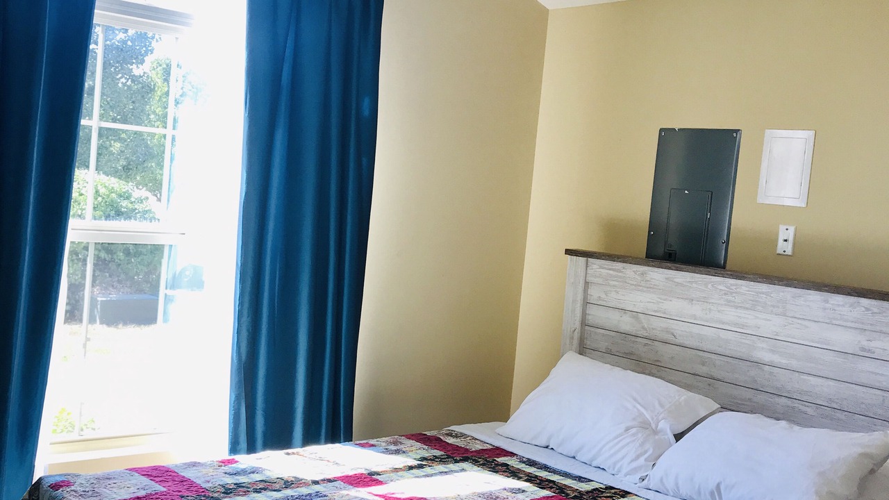 Photo of Bedroom in Speed