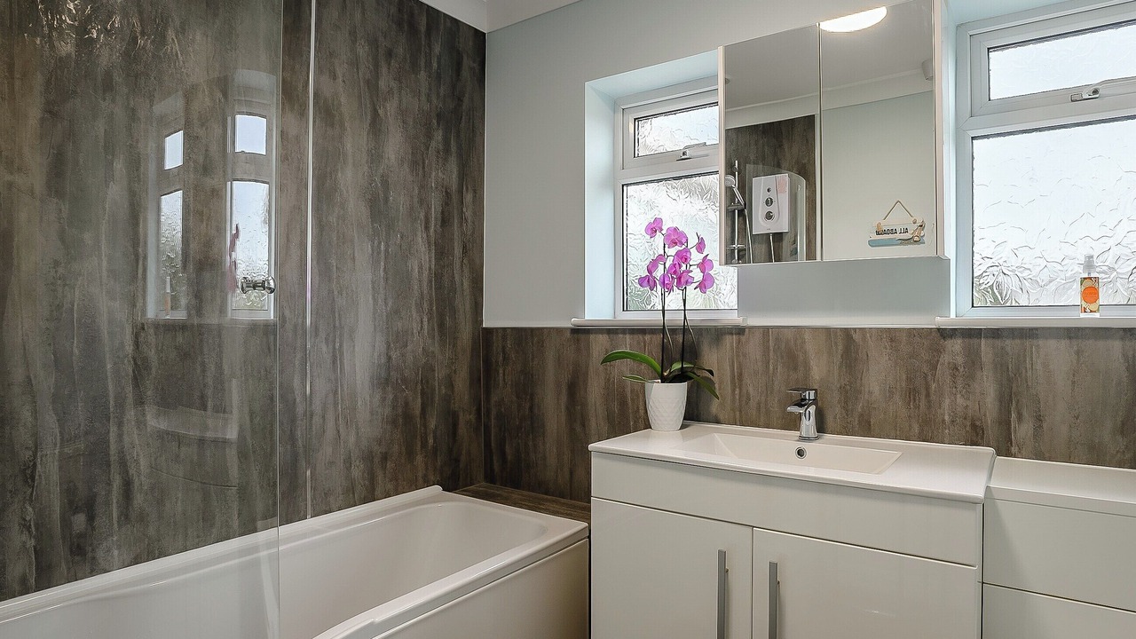 Photo of Bathroom in Happisburgh