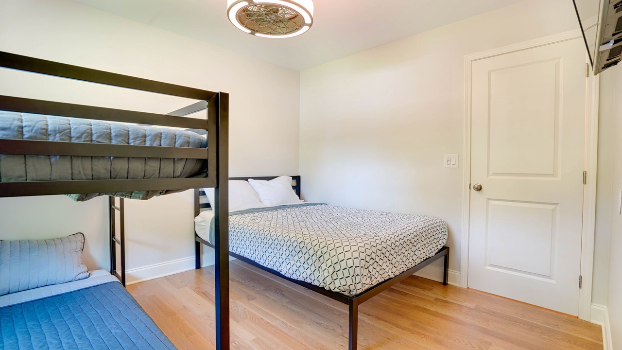 Photo of Bedroom in Lawrenceville