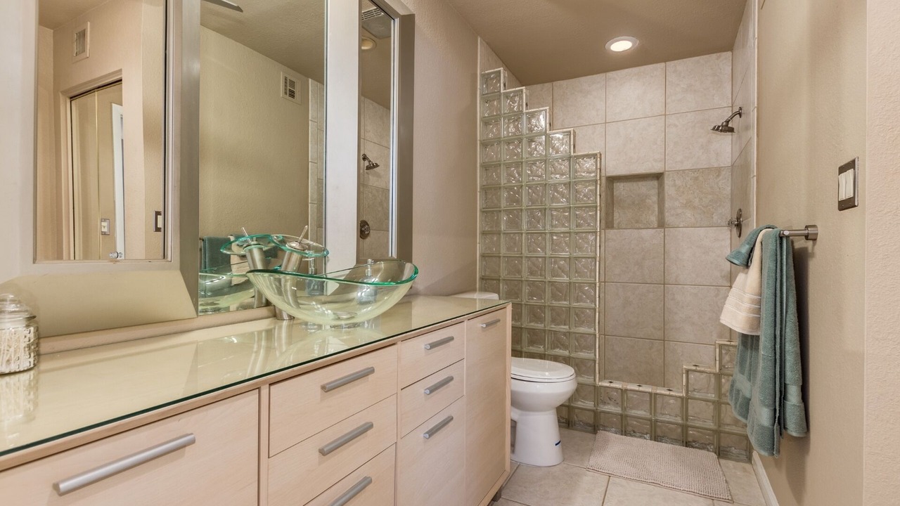 Photo of Bathroom in Bellair