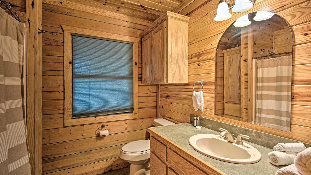Photo of Bathroom in Golden