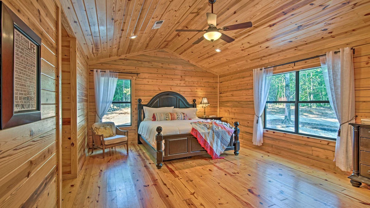 Photo of Bedroom in Golden